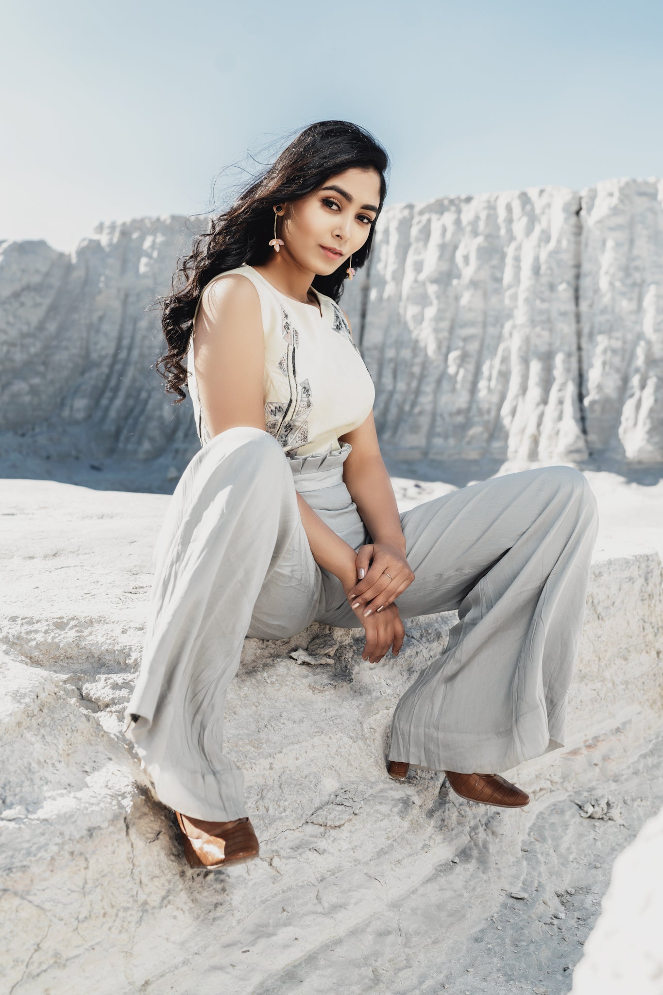 Crop top and high waist pants - Label Manasi